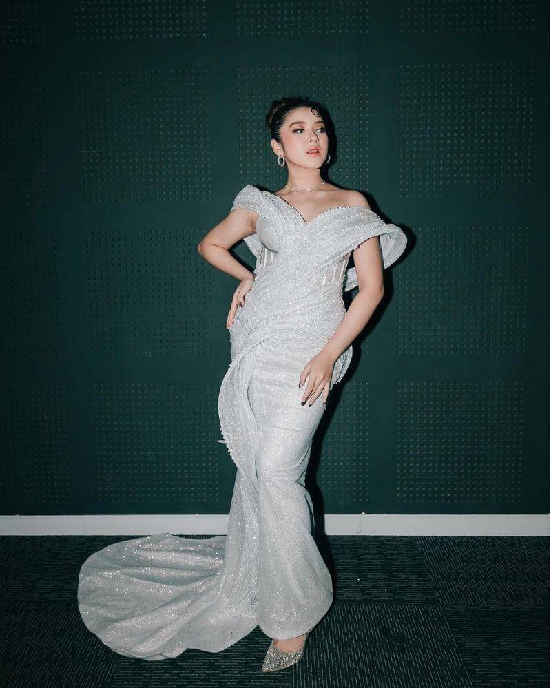 instagram.com/tiaraandini